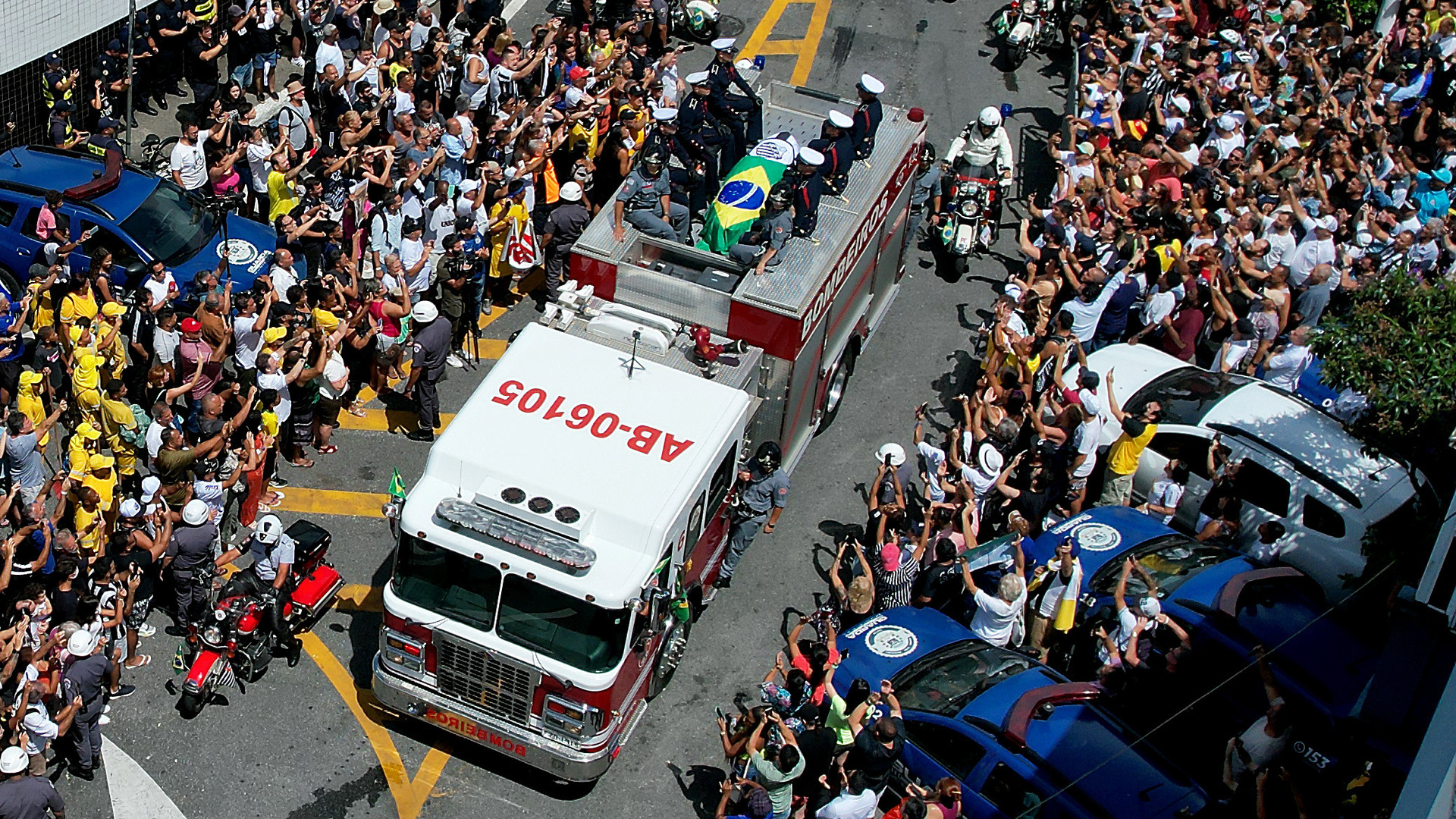 Pele's final farewell an emotional affair