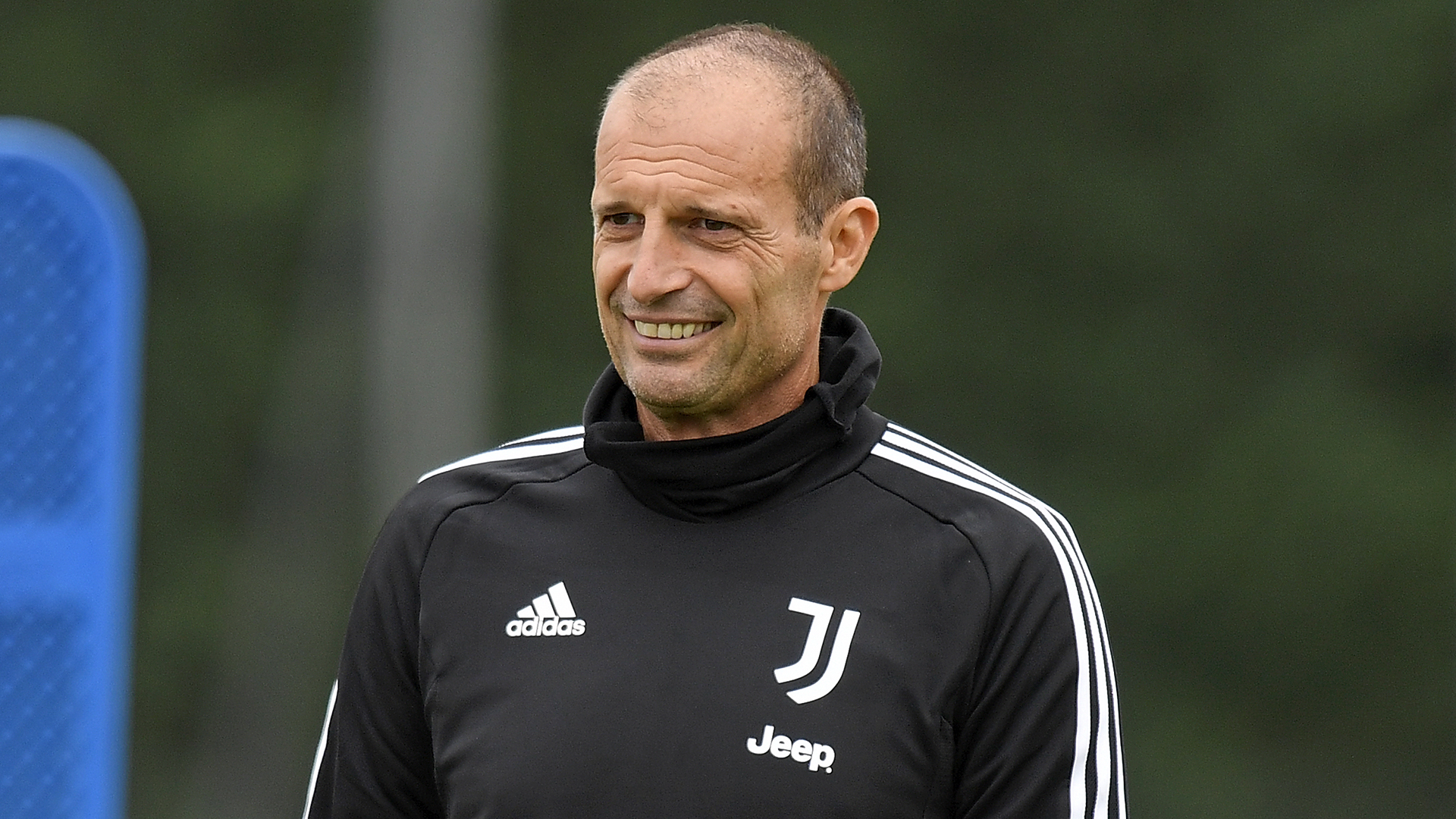 Allegri talks down Juventus title talk
