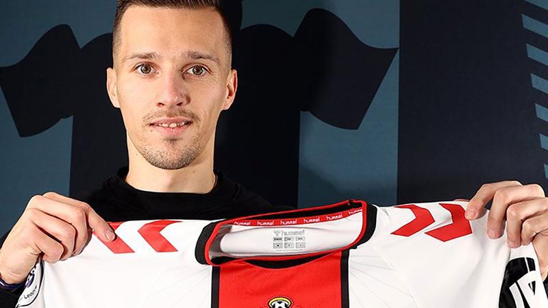 Struggling Southampton signs Croatia's Orsic