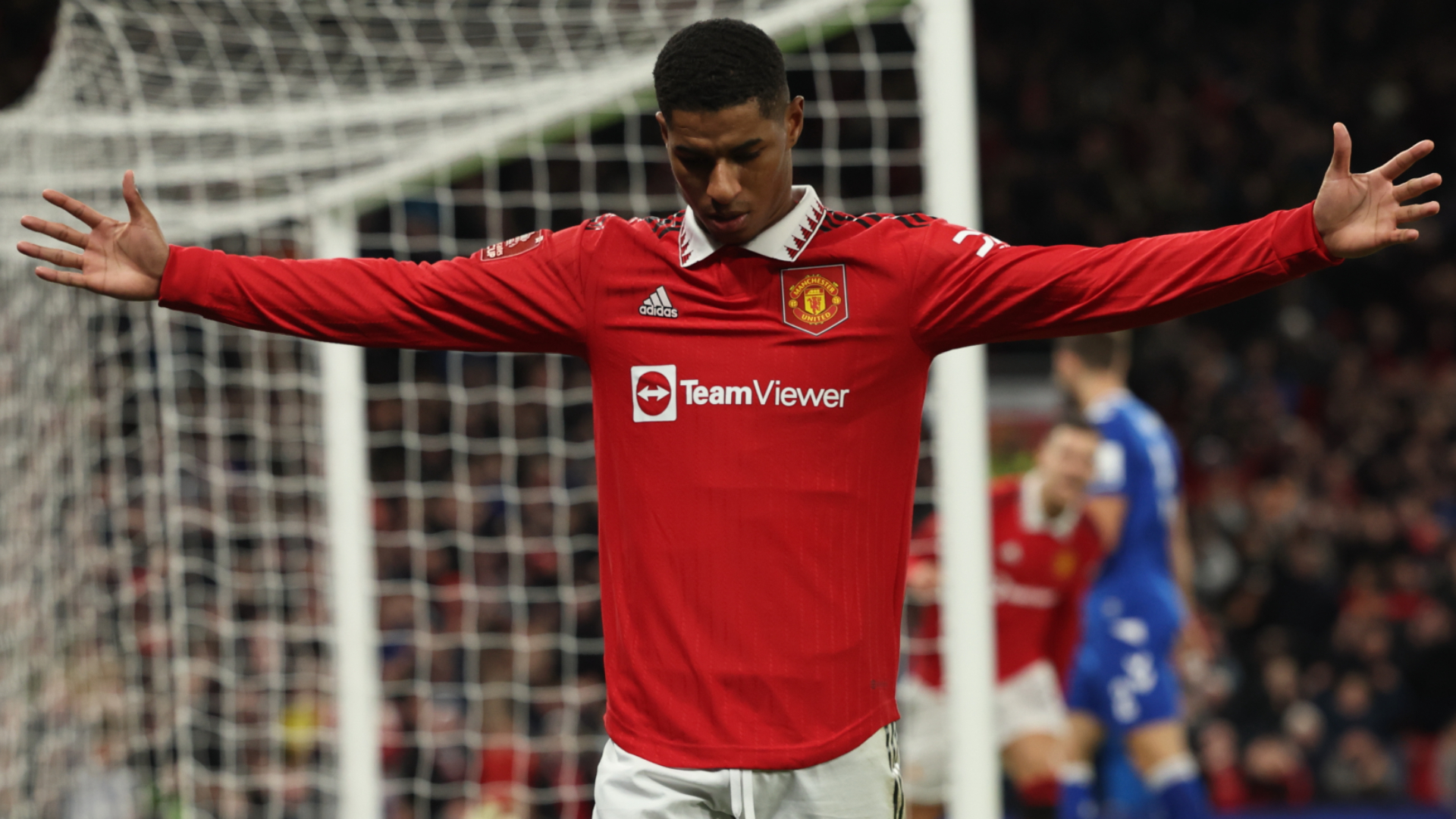Rashford shines as United finishes Everton
