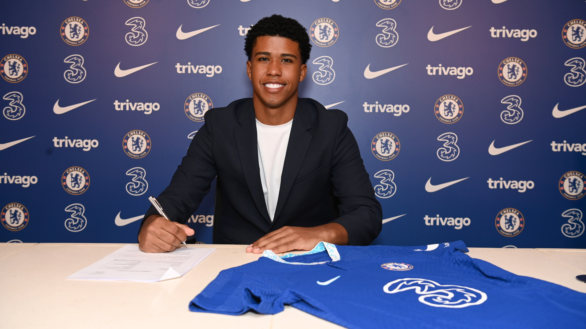 Chelsea new boy Santos relishing his 'big opportunity'