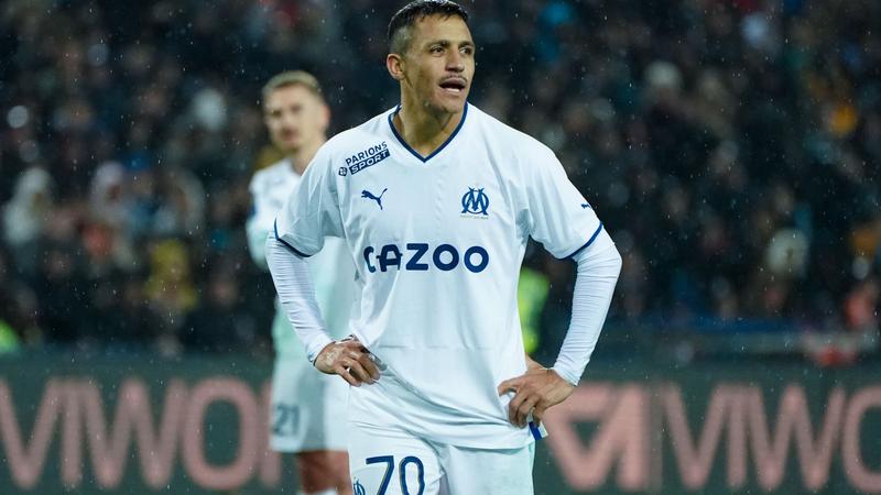Résumé : Réduit à dix, l'OM se sort du piège de Hyères