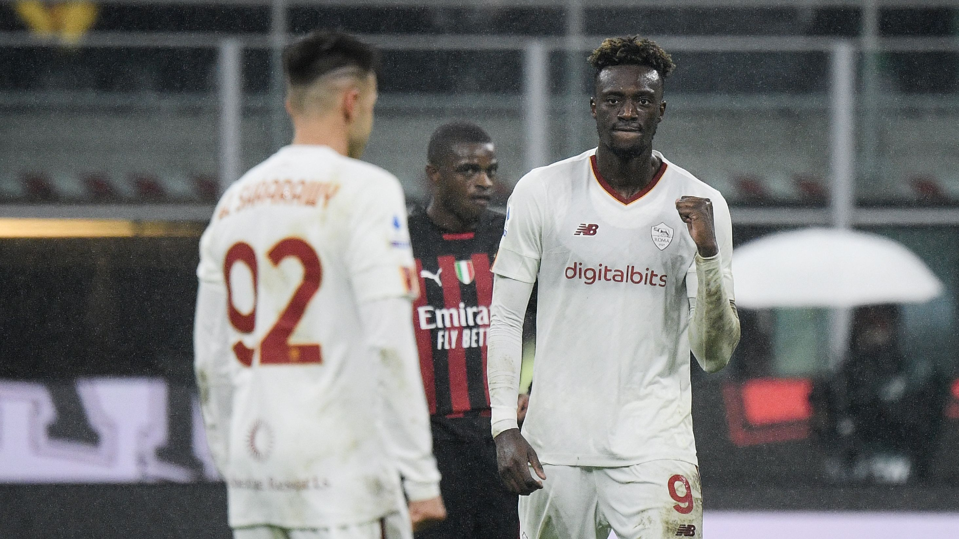 Abraham late show rescues draw for Roma