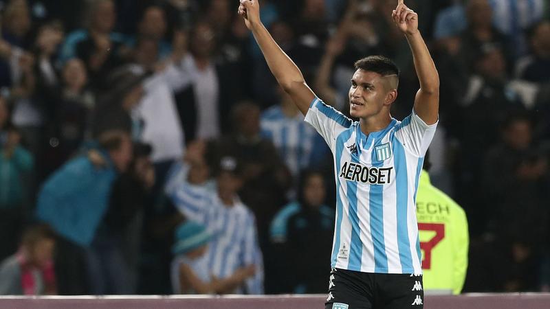 Southampton sign young Argentine midfielder Alcaraz from Racing