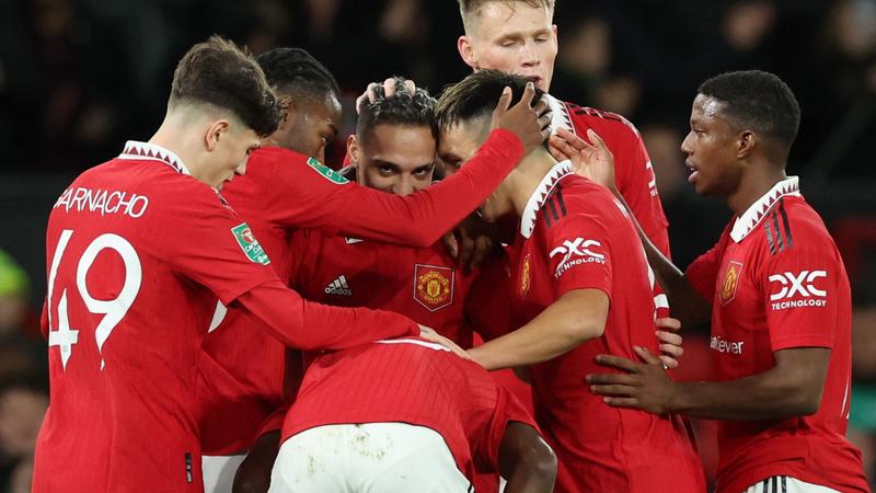 Manchester United golea 3-0 al Charlton y clasifica a semis