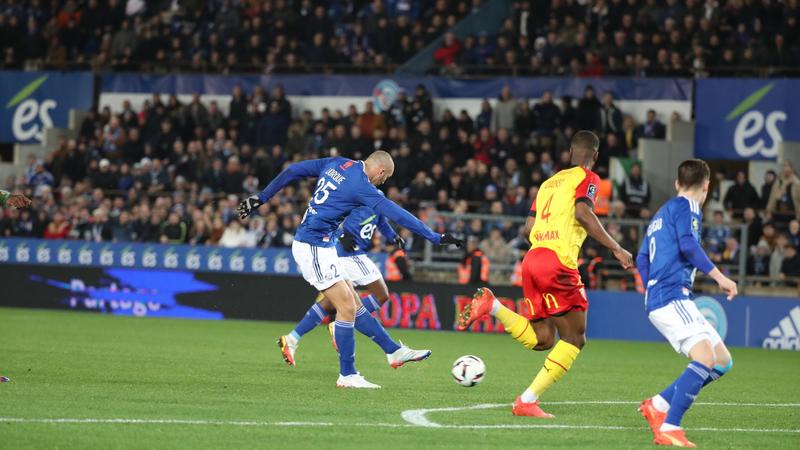 Lens empata 2-2 en su visita al Estrasburgo