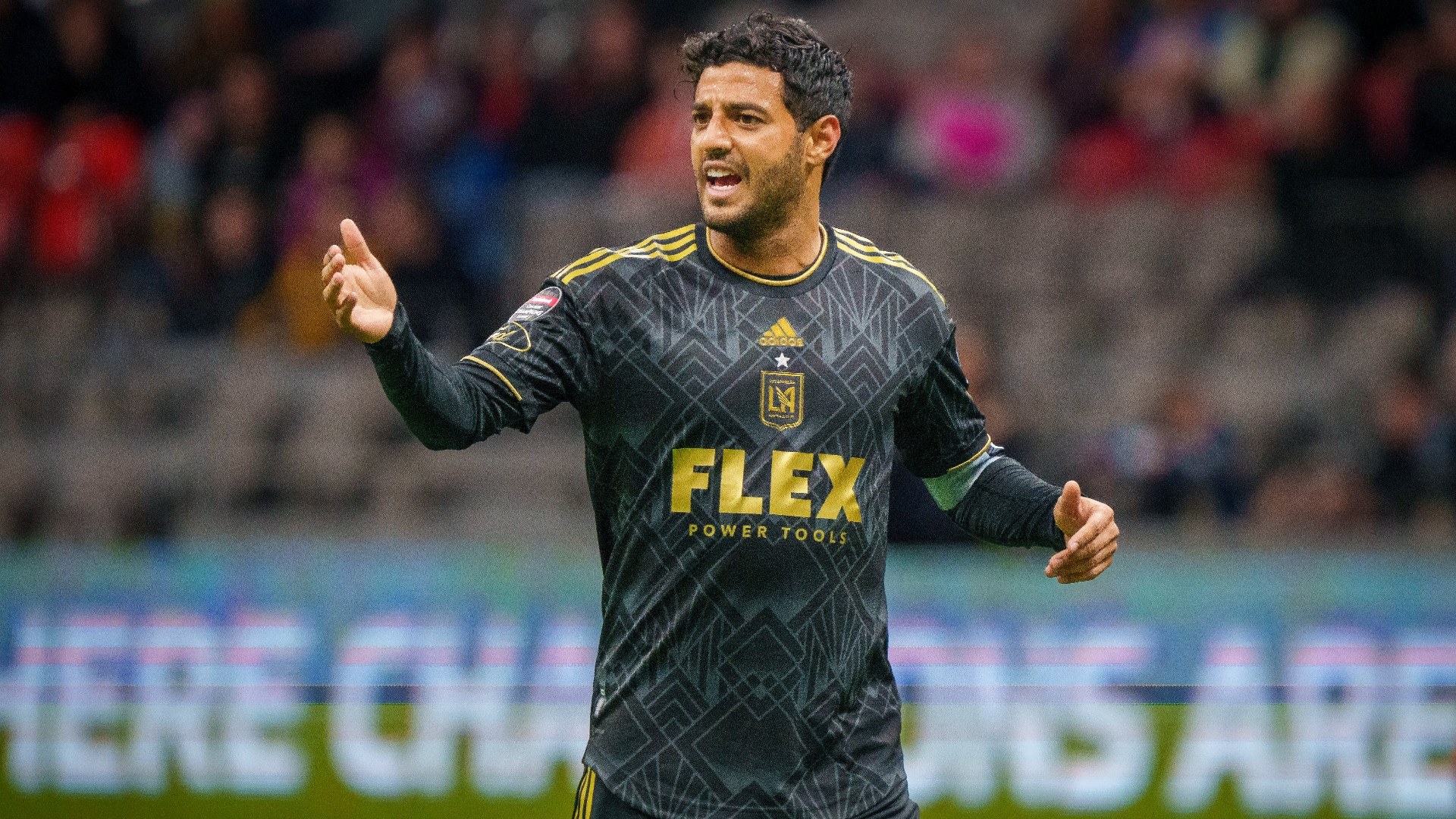 Vela leads LAFC to El Trafico win