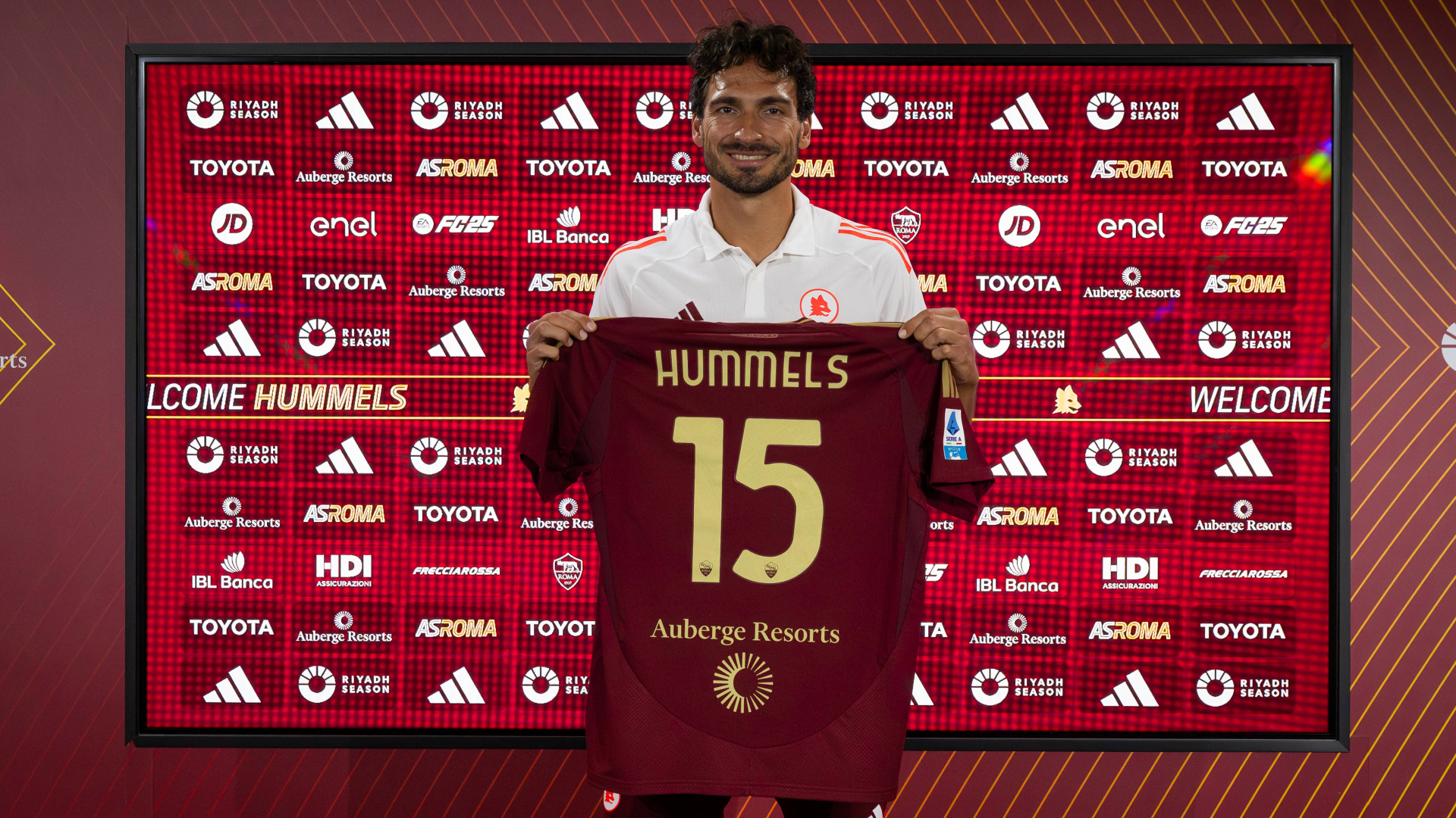 Hummels joins Roma as a free agent