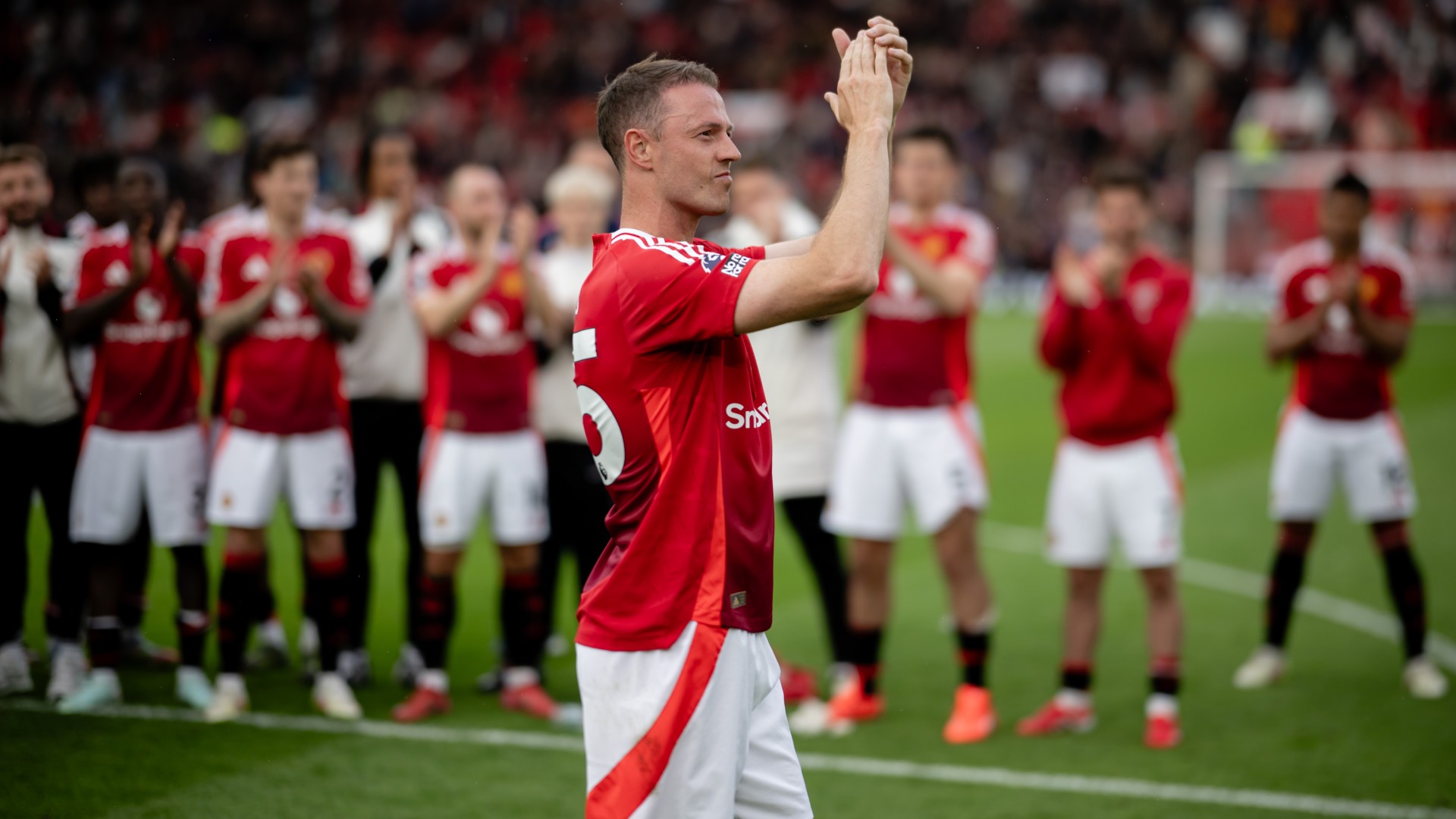 Evans announces football retirement
