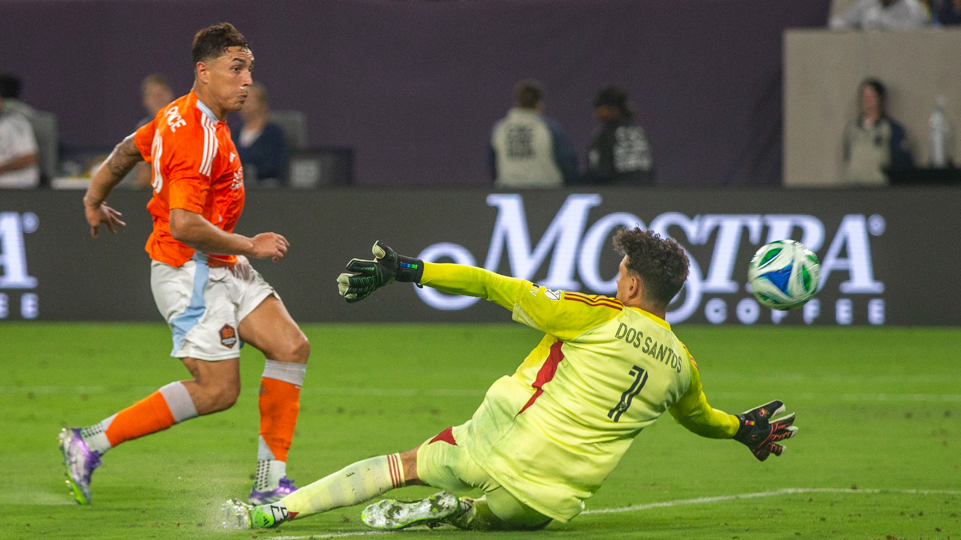 Ponce the hero in Houston comeback