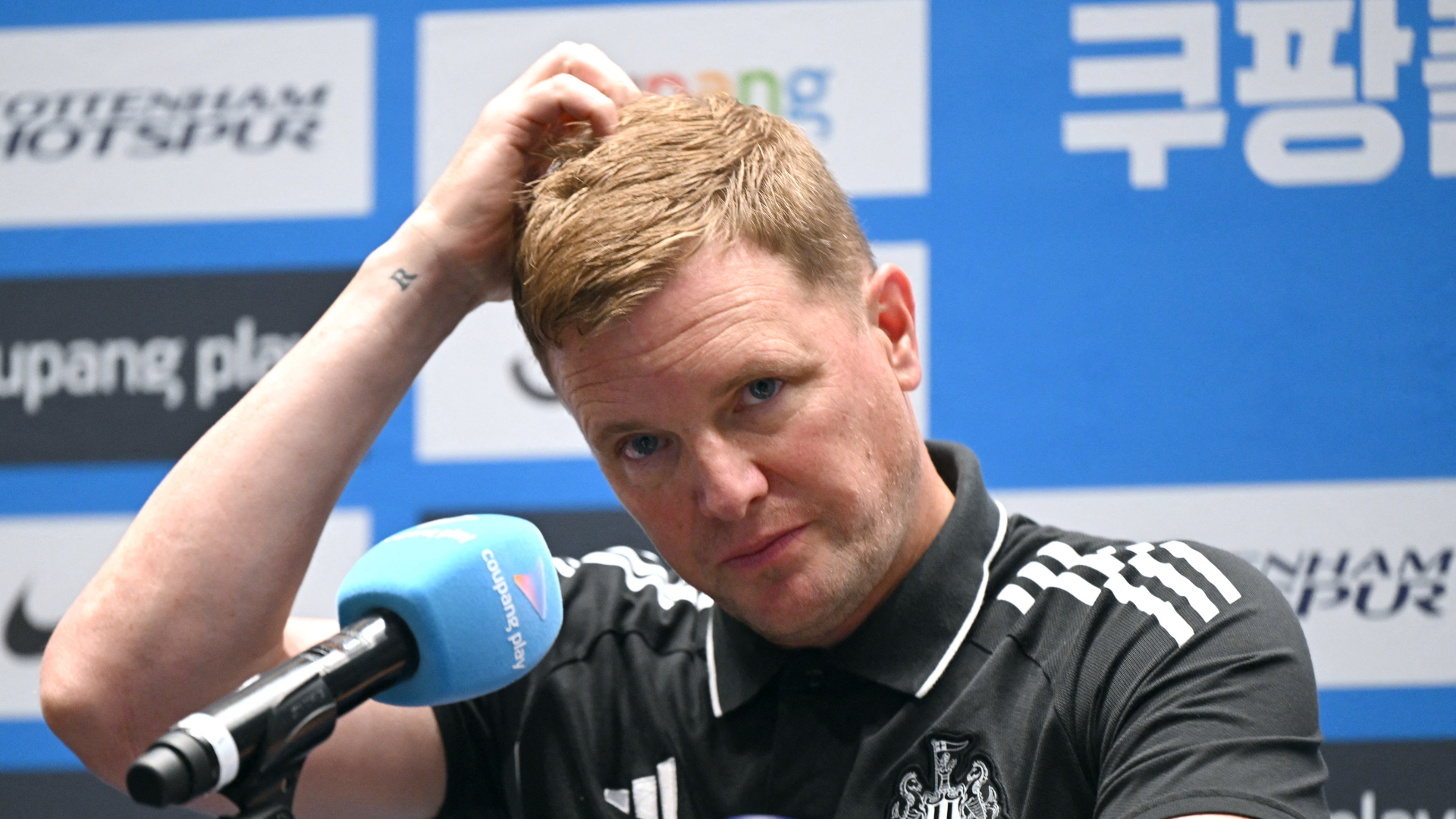 Howe on Isak transfer rumours