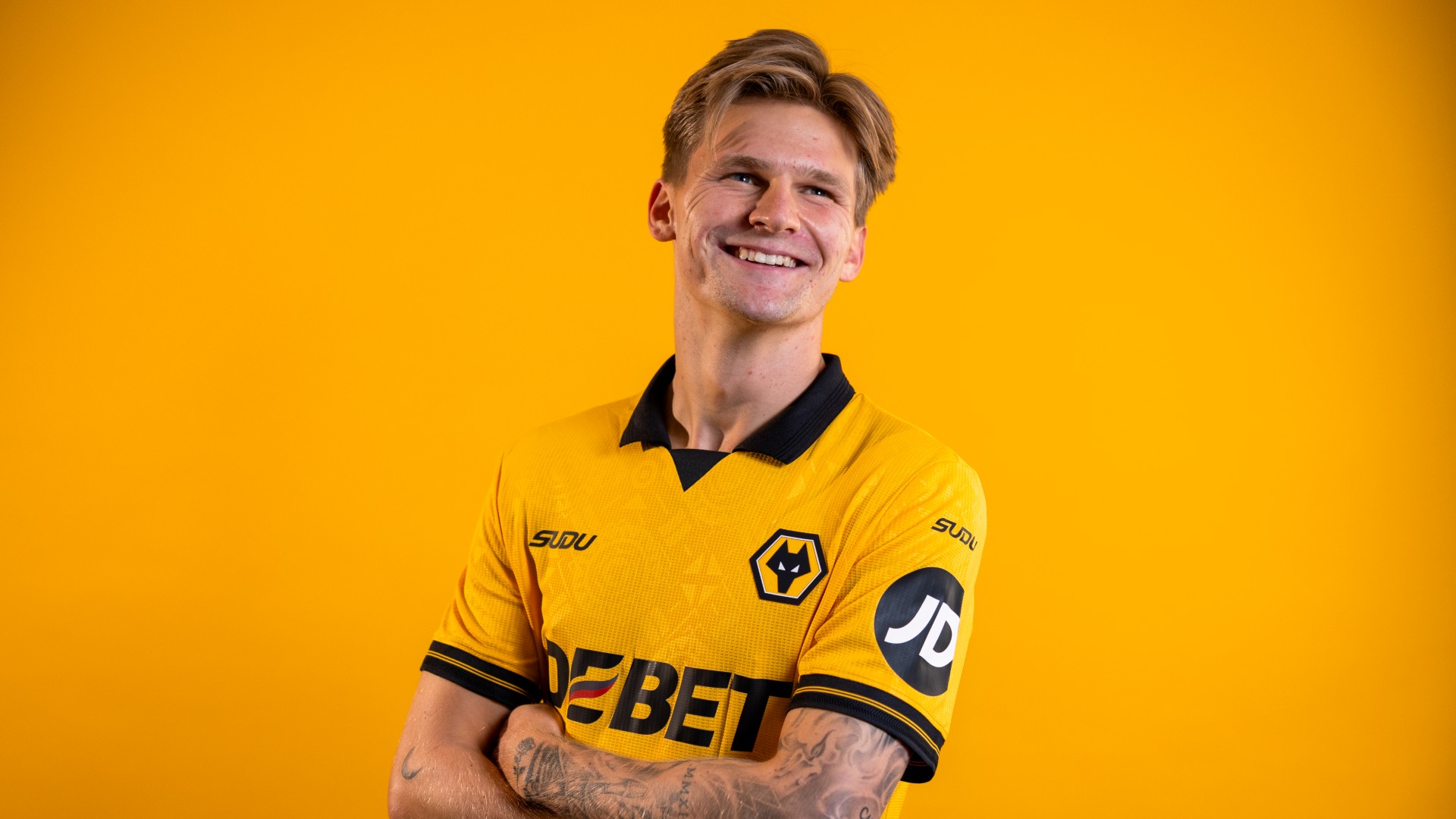 Wolves sign Wolfe