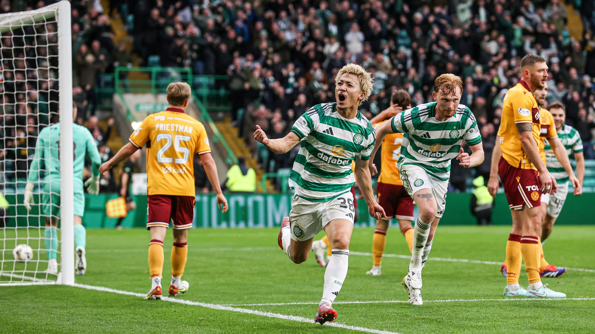 Celtic win, Rangers drop points