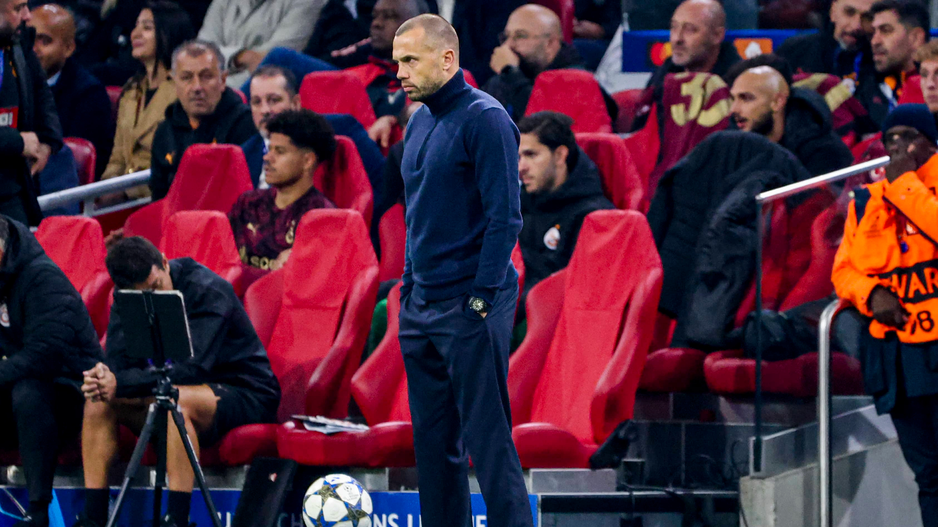 Heitinga sacked by Ajax