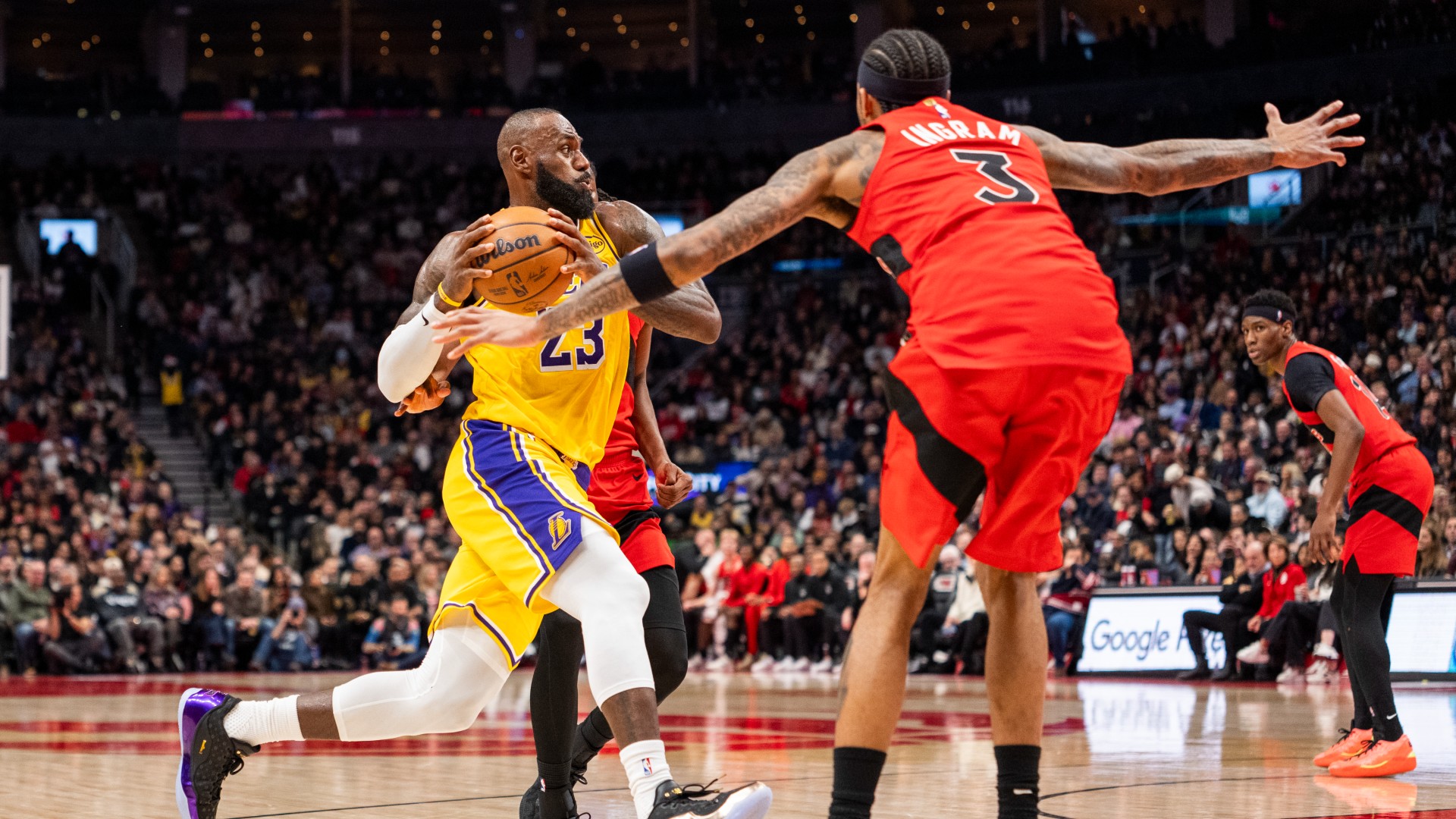 LeBron's double-digit streak ends