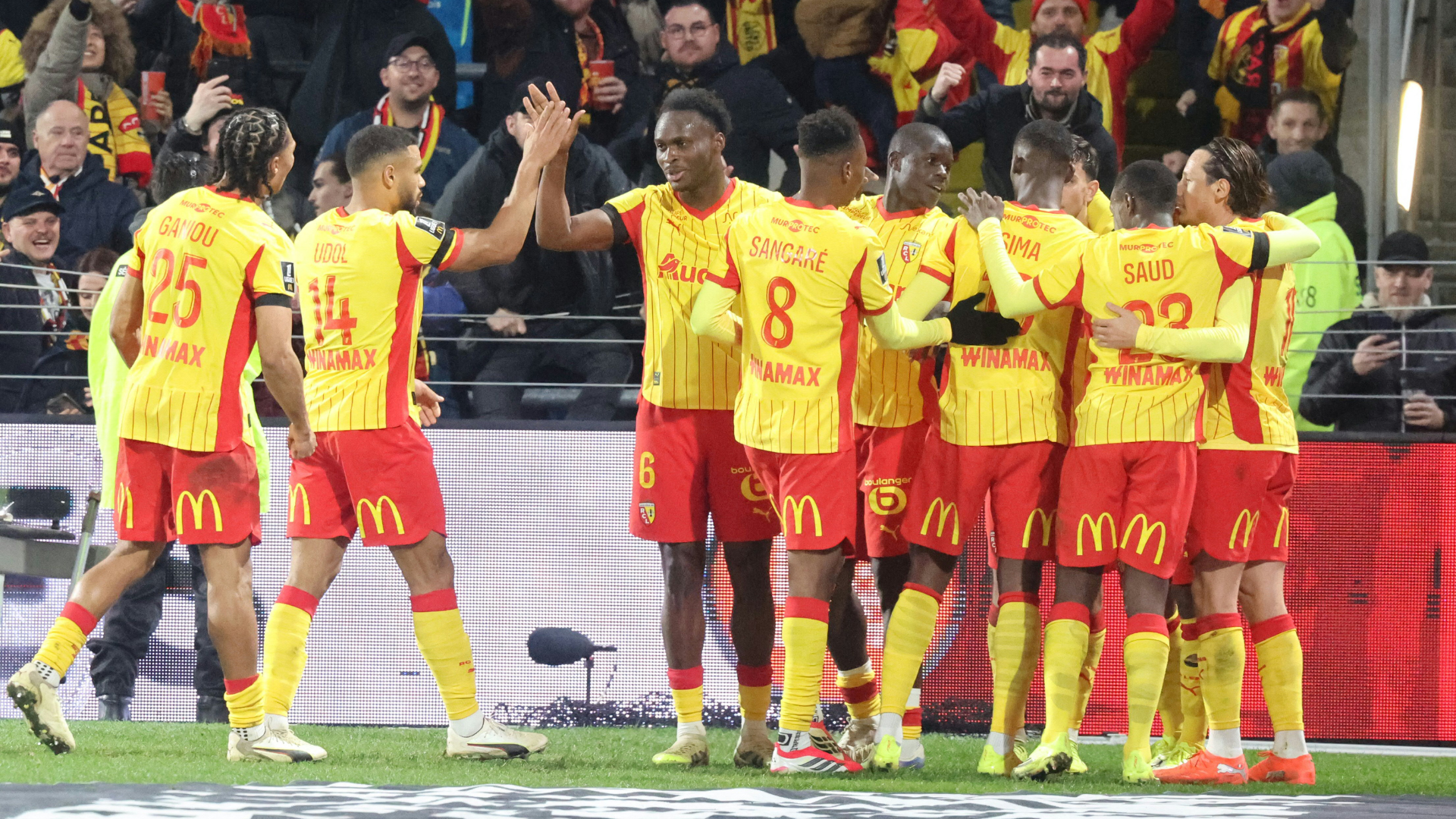 Lens return to Ligue 1 summit