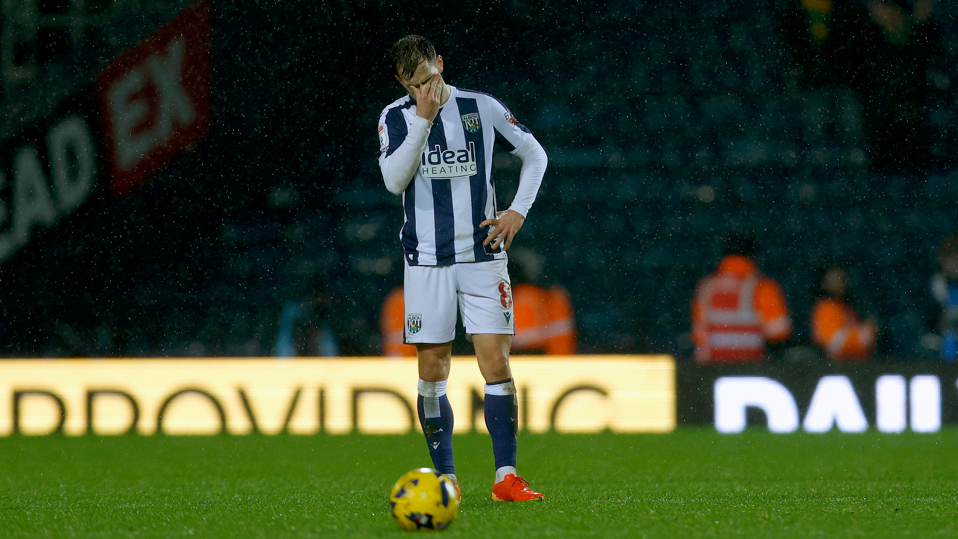 West Brom trounced by Norwich