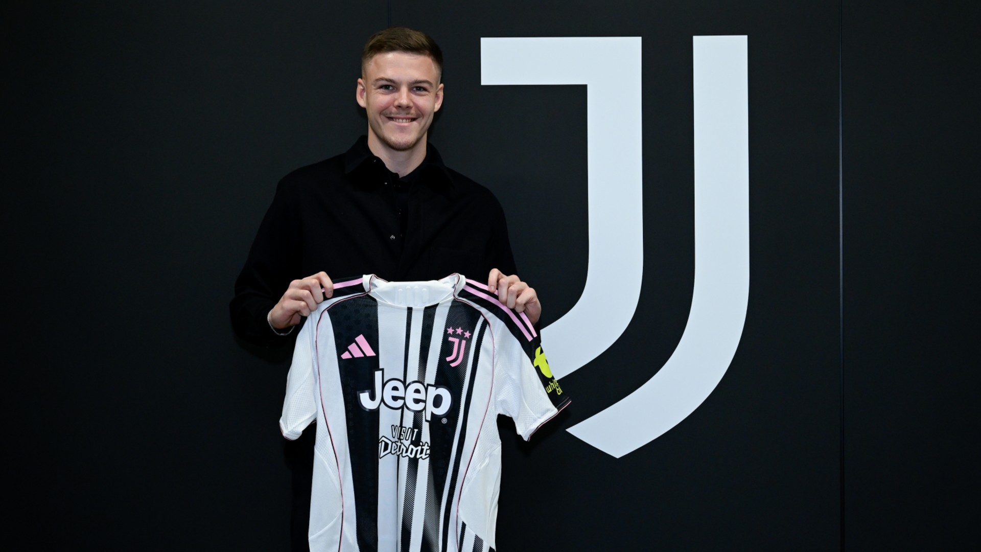 Holm joins Juventus on loan