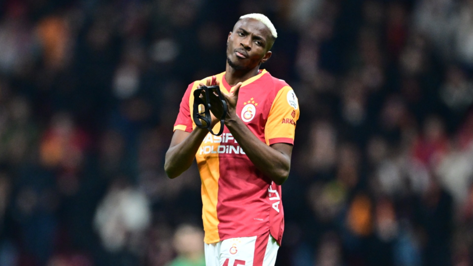 Osimhen hits out at Napoli