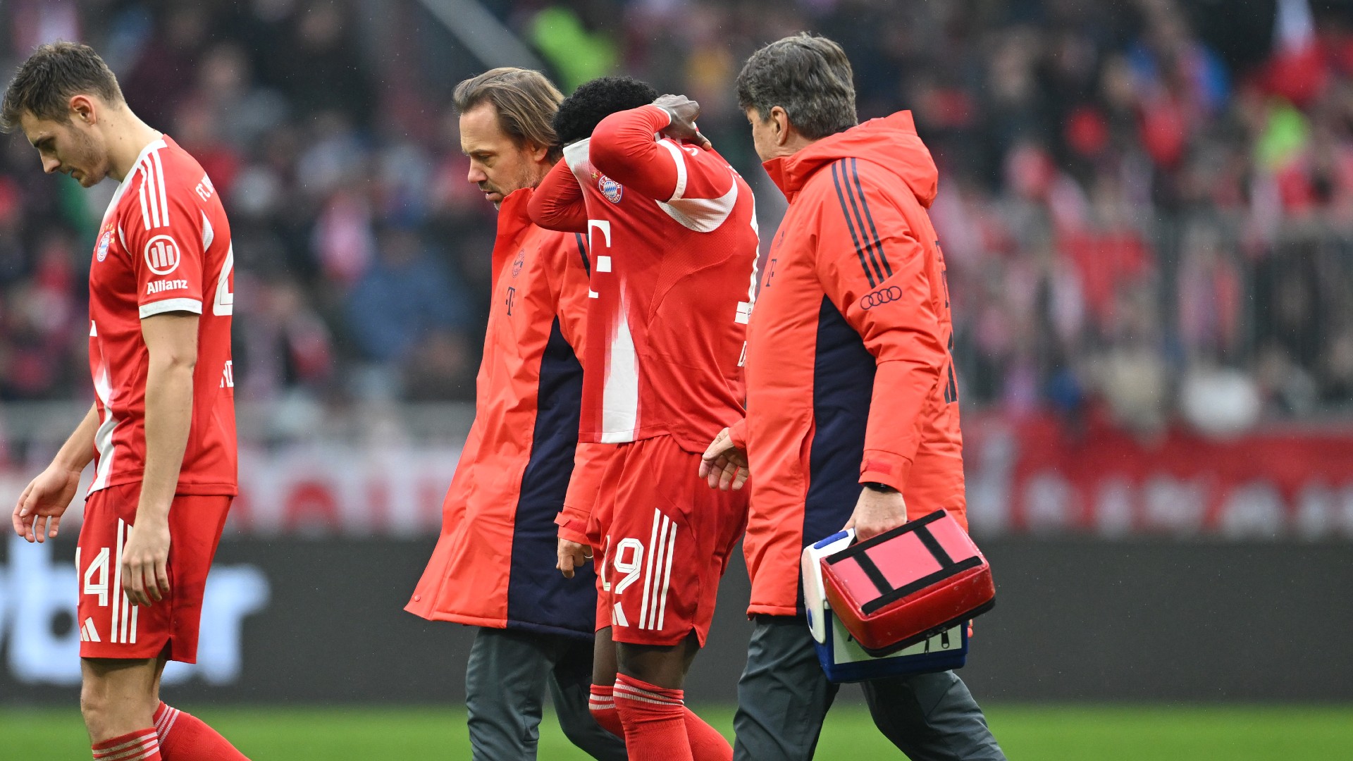 Davies injury worries Bayern