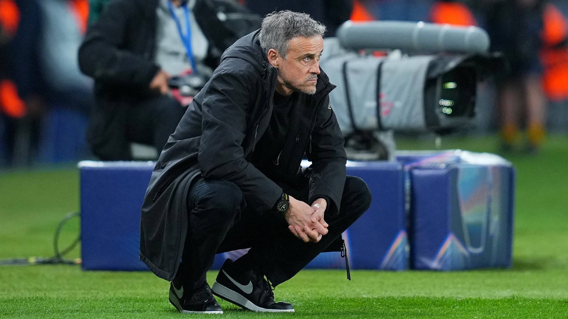 Luis Enrique defends PSG display