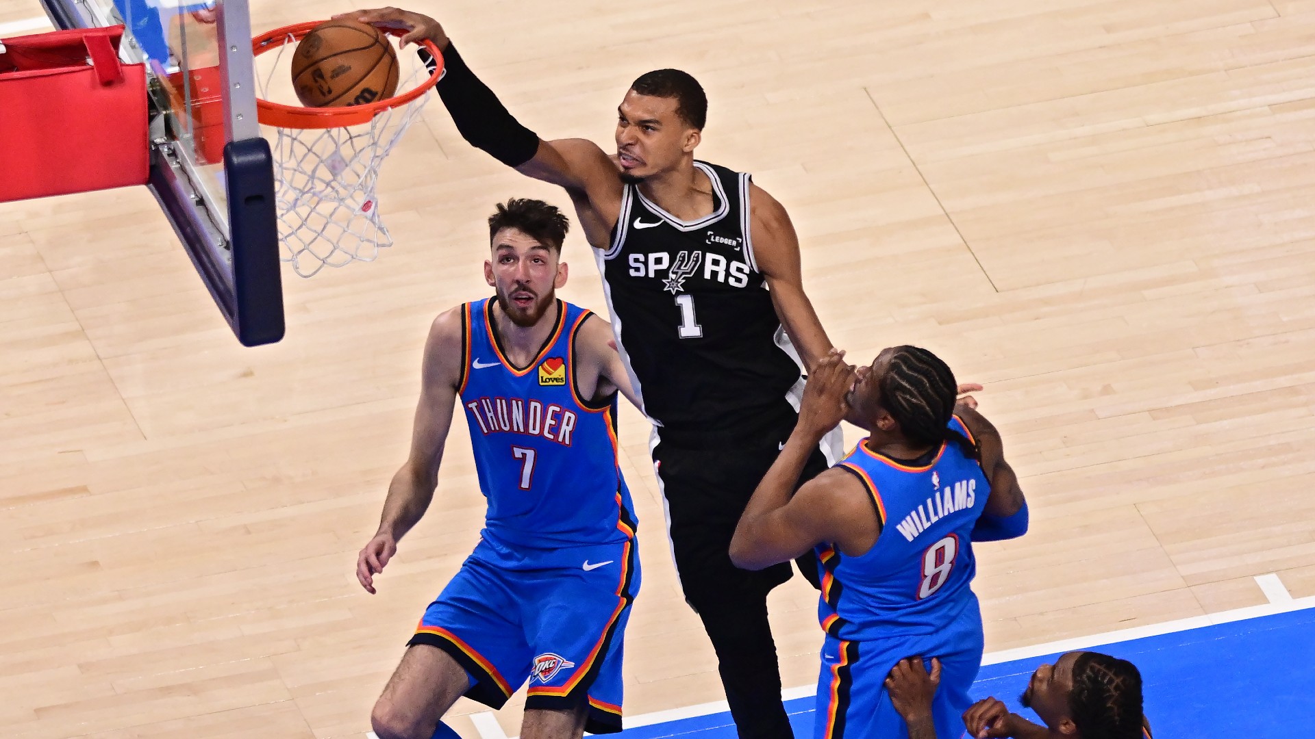 Spurs outlast Thunder in 2OT